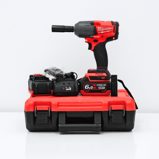 CLE A CHOC MILWAYKEE 88V 2 BATTERIE